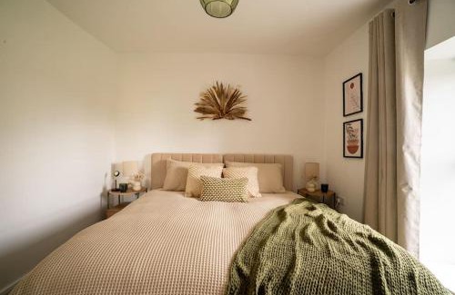 Yeadon Apartment | The Station Inn Apartment