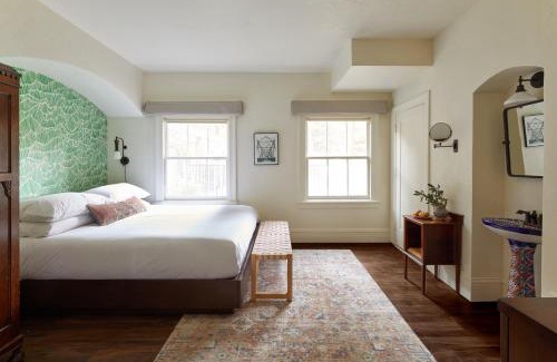 Guerneville Hotel | The Stavrand