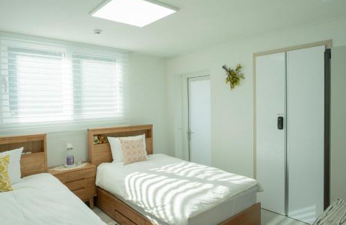 Aewol Apartment | The Stay Christmas Yusuam