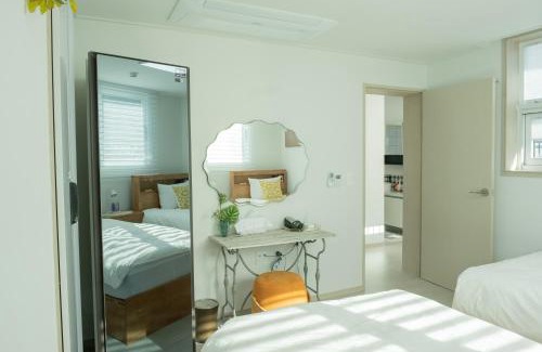 Aewol Apartment | The Stay Christmas Yusuam