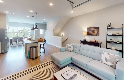 West Meade House | The Stonecrest Hideaway | Dog-friendly townhouse in Nashville with deck & grill