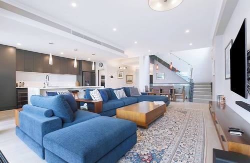 Bulimba House | The Stuart Tri Level Luxury with Poolside Dining
