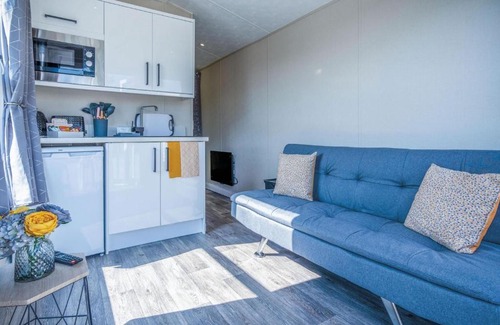 Amroth Apartment | The Studio - 1 Bedroom Cabin - Amroth