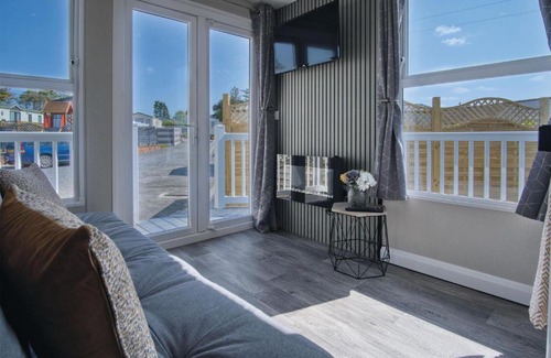 Amroth Apartment | The Studio - 1 Bedroom Cabin - Amroth