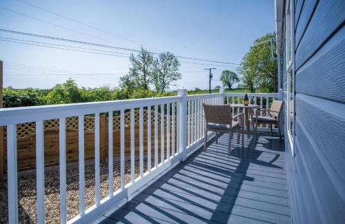 Amroth Apartment | The Studio - 1 Bedroom Cabin - Amroth