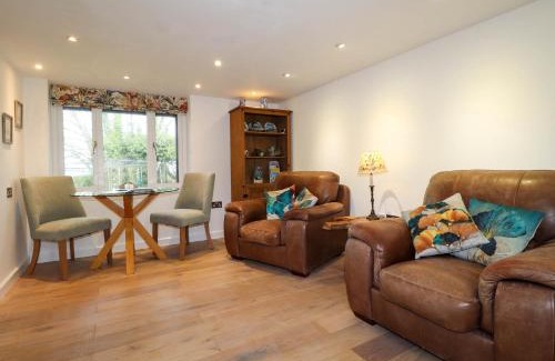 Newport House | The Studio at Dan y Garn