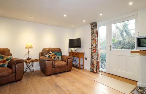 Newport House | The Studio at Dan y Garn