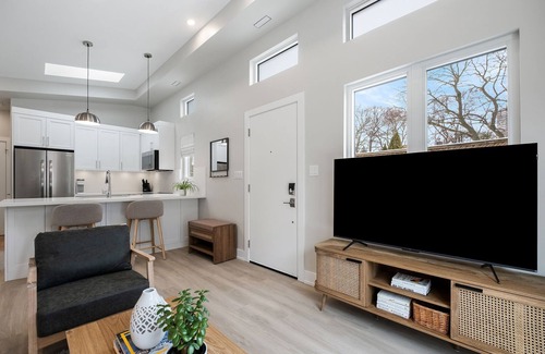 North York House | The Suite Escape: Modern 2 Bed Garden Suite in North York