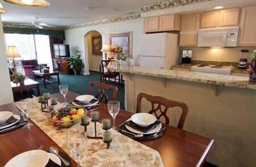 Table Rock Hotel | The Suites at Fall Creek in Branson, Missouri 2bdr