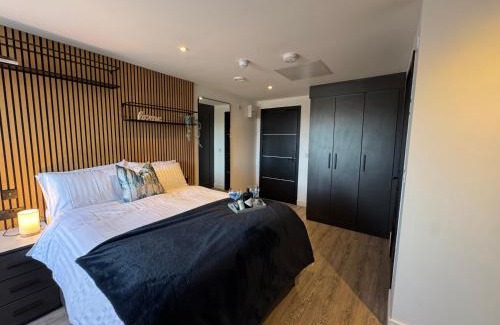 Ormskirk Apartment | The Suites, Ormskirk - Rooms by Vici