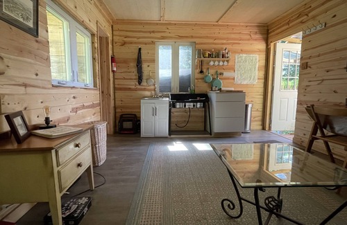 Barnardsville House | “The Summit Cabin” An Off the Grid Hideaway