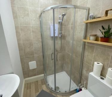 Stoke House | The Sunflower En-suite Room
