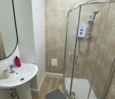 Stoke House | The Sunflower En-suite Room