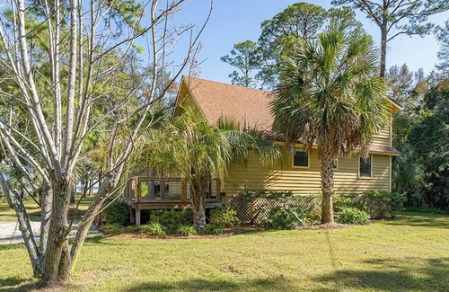 Brunswick House | The Sunny Cottage - Cozy River Retreat with Porch + Dock Access