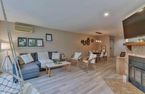 Mont-Tremblant House | The Sunny half croissant
