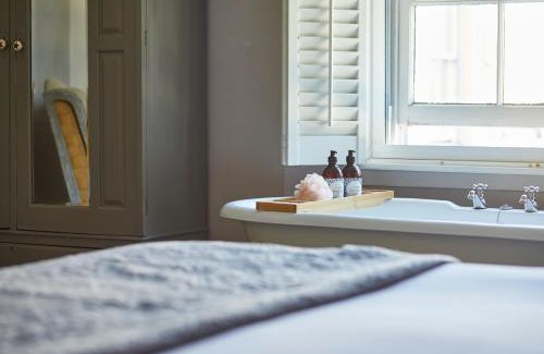 Wedmore House | The Swan