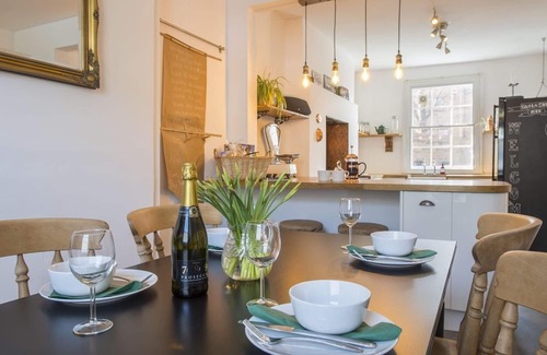 York Apartment | The Tansy House on Queen Street
