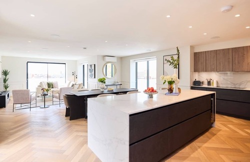 Golders Green Cottage | The Temple Fortune Crib - Lovely 3BDR House with Balcony
