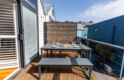 Ocean Grove House | The Terrace 400m to Main Beach Pet Friendly