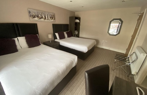 Barnard Castle Hotel | The Three Horseshoes Hotel