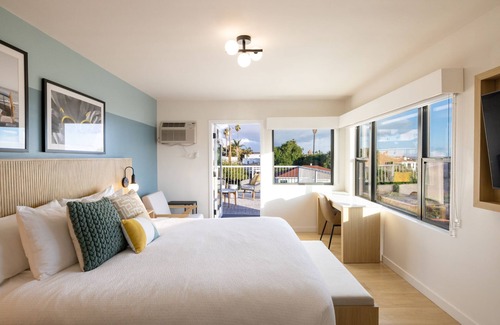 Motel District Hotel | The Tides Oceanview Inn and Cottages