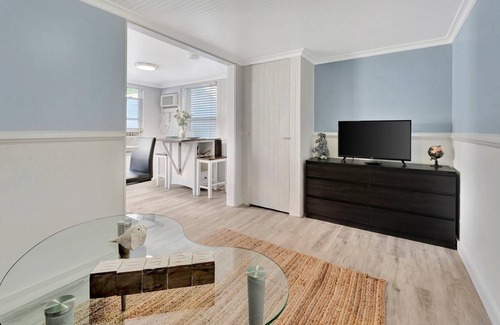Treasure Island Apartment | The Tiki Torch Inn