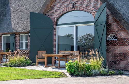Westerhever Apartment | The "Tofthof een" - an exclusive vacation apartment under thatch.