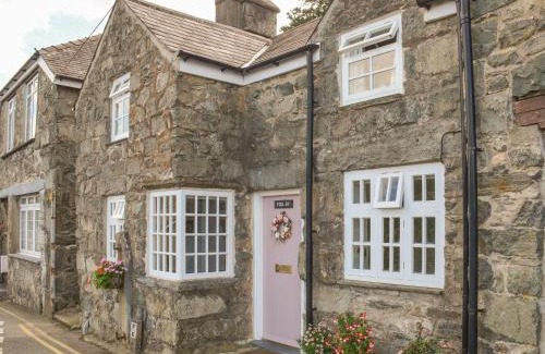 Dolgellau House | The Toll House