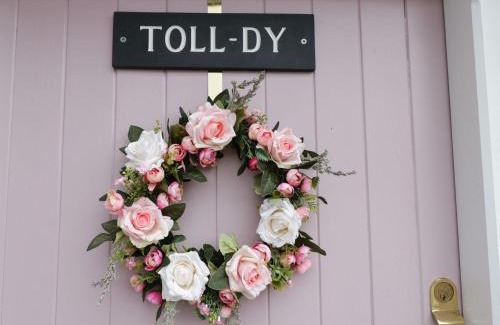 Dolgellau House | The Toll House