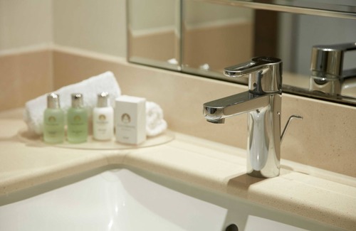 Tower Hill Hotel | The Tower Hotel, by Thistle