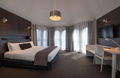 Riccarton Hotel | The Towers on the Park