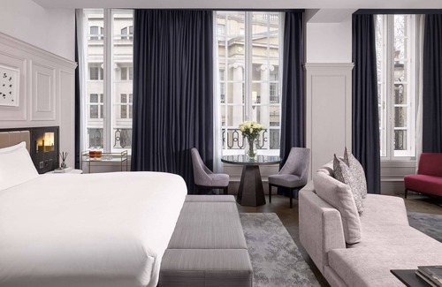 London City Centre Hotel | The Trafalgar St. James London, Curio Collection by Hilton