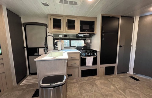 Moreno Valley House | The Tranquil City Trailer – Private, Clean & Convenient