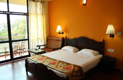 Kovalam Hotel | The Travancore Palace Beach Resort