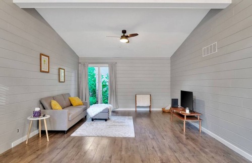 Mahomet House | The Tree Haus in Mahomet