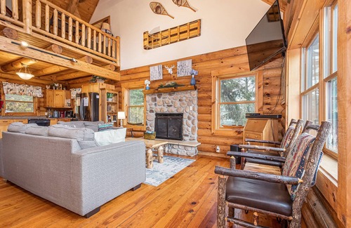 McHenry Cabin | The Treehouse
