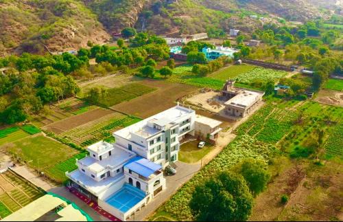 Pushkar Hotel | The Triple Seven - A Luxury Boutique hotel best Mountain view in Pushkar