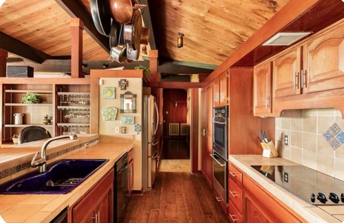 Sparta House | The Tulip Tree Bay Lodge