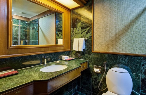 Ahmedabad Hotel | The Ummed Ahmedabad Airport