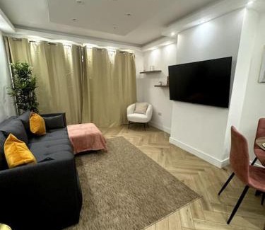 Nightingale Apartment | The Upper Tooting Beauty - 2bed Ground Floor Flat