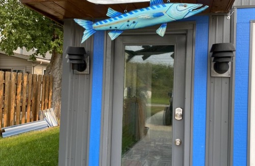Bay City Apartment | ~The UpSiDe DoWN PaRRoT~Swim Fish Relax ON LakeHURON! ~Killarney Beach *Bay City
