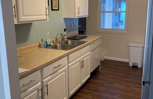 Urbana House | The Urbana Blue House- Tranquil 3 bedroom getaway