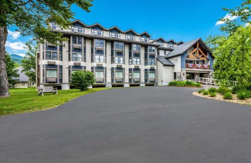 Waterville Valley Hotel | The Valley Inn, an Ascend Collection Hotel