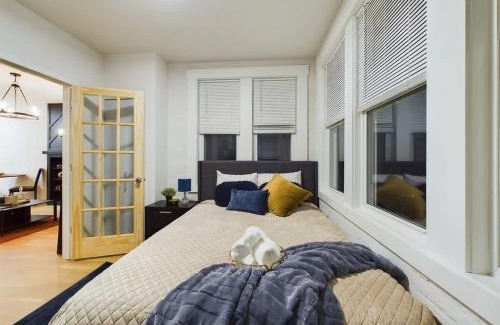 Ukrainian Village Apartment | The Velvet Jazz Haus