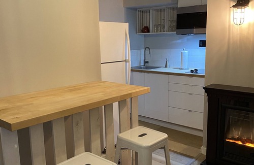 Elora Apartment | The VICTORIA: Petit Appartment
