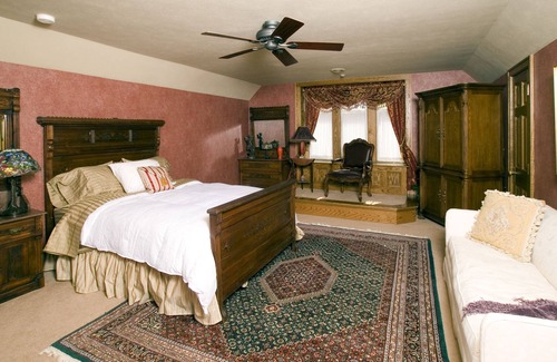 Bellevue Bed & Breakfast | The Victorian Tudor Inn