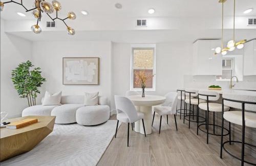 The Heights Apartment | The View 20 Min to NYC Breakfast Included - A