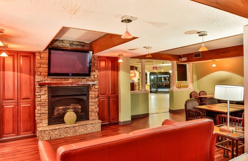 Butztown Hotel | The View Inn & Suites