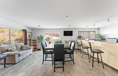 Gilford Apartment | The Village at Paugus Bay Condo!