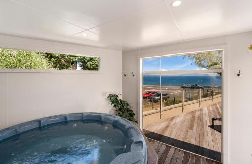 Taupo Hotel | The Village Resort